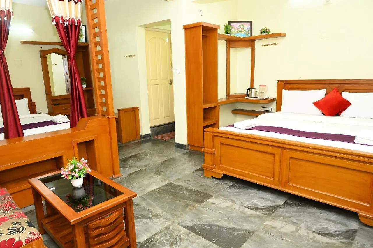 אכסניה מונאר Ajay Inn